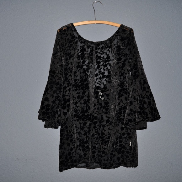 Gypsy Junkies Tops - GYPSY JUNKIES Blossom Velvet Black Tunic Top [D8]